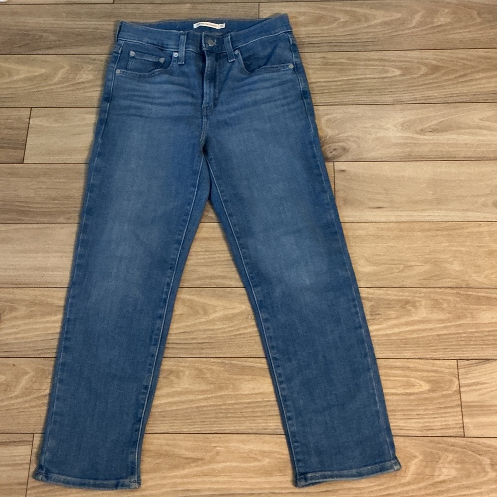 LEVI STRAUSS 724 High Rise Straight. 27